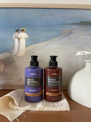 쿤달 [KUNDAL 공식] 프리미엄 헤어 케어 스페셜 세트 샴푸 500ml &amp; 트리트먼트 500ml — 5점을 준 리뷰어가 2021년 3월 올린 사용 사진