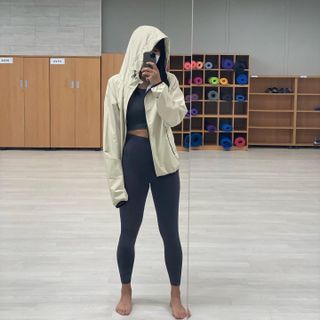 크노텐 후디집업자켓(다이어트땀복) — 5점을 준 리뷰어가 2022년 3월 올린 사용 사진