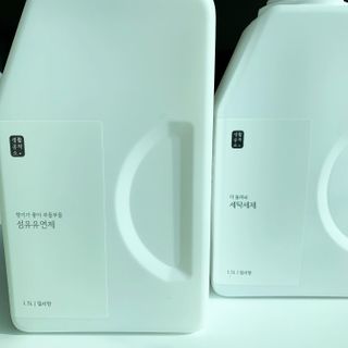 [생활공작소] 섬유유연제 + 세탁세제 1.5L 릴리향 — 5점을 준 리뷰어가 2021년 2월 올린 사용 사진