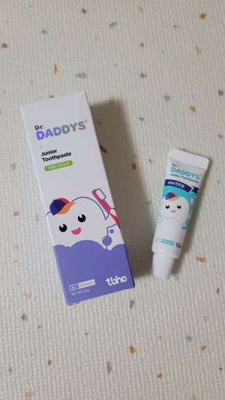 닥터데디스 안심불소 튼튼치약(청포도, 민트 중 택 1) 60g + 여행용 미니 치약 15g — 4점을 준 리뷰어가 2022년 7월 올린 사용 사진