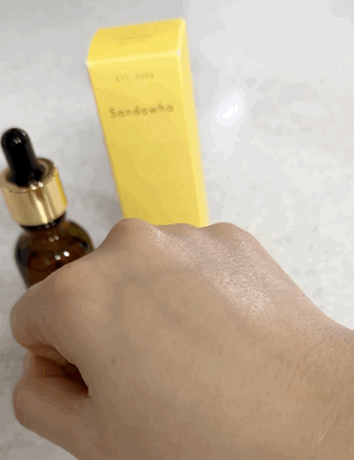 스킨큐어 산다화 비타민c 화이트닝 에센스 30ml — 4.5점을 준 리뷰어가 2024년 1월 올린 사용 사진