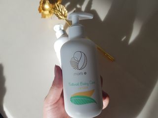 mom e 맘이 내추럴 베이비 케어 샴푸앤바스+로션 — 5점을 준 리뷰어가 2021년 1월 올린 사용 사진