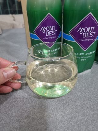 몽베스트 Montbest with Sparkling water Plain 20병 — 5점을 준 리뷰어가 2023년 3월 올린 사용 사진