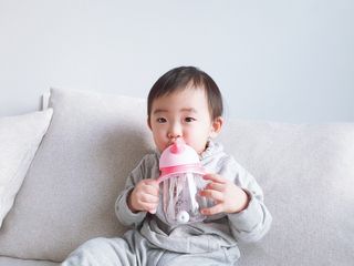 유비맘 트라이탄 코니빨대컵_컬러 랜덤 발송 — 5점을 준 리뷰어가 2021년 2월 올린 사용 사진