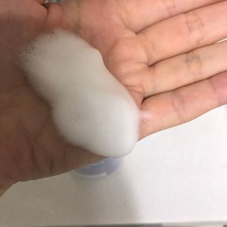 약손명가코스메틱 에오스보떼 브라이트닝 버블 폼 클렌징 300ml — 4.5점을 준 리뷰어가 2021년 12월 올린 사용 사진