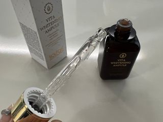 소담스퀘어 상암 솔포그 비타민 화이트닝 앰플 50ml 안티에이징 항산화 가미 잡티 트러블 세라마이드 — 5점을 준 리뷰어가 2022년 11월 올린 사용 사진