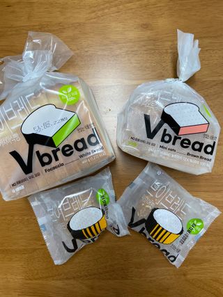 롯데제과 Vbread 포카치아식빵1개 + 미니식빵 1개 + 머핀 2개 세트 — 3.5점을 준 리뷰어가 2021년 9월 올린 사용 사진
