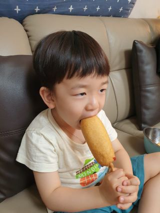 오마뎅 한우핫도그 — 5점을 준 리뷰어가 2021년 5월 올린 사용 사진