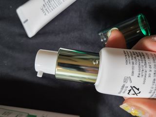 [AHC] 세이프온 에센스 선크림 올리브영 스페셜 증정 기획세트 — 4점을 준 리뷰어가 2022년 6월 올린 사용 사진