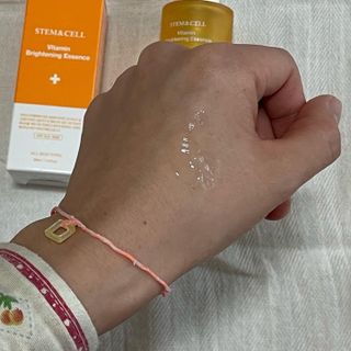 체르엠 스템앤셀 비타민 브라이트닝 에센스 30ml 1개 — 5점을 준 리뷰어가 2022년 3월 올린 사용 사진