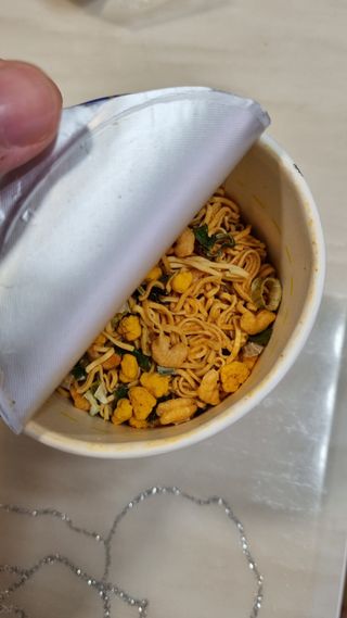 NISSIN 닛신 컵누들  4종 - 씨푸드오리지날, 씨푸드 스파이시, 씨푸드 커리, 씨푸드 XO소스 — 5점을 준 리뷰어가 2021년 12월 올린 사용 사진