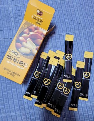 짜먹는 이지견과 짜먹는 이지아몬드, 짜먹는 이지허니피넛, 짜먹는 이지캐슈넛 각 10g X  10포 — 4.5점을 준 리뷰어가 2021년 2월 올린 사용 사진