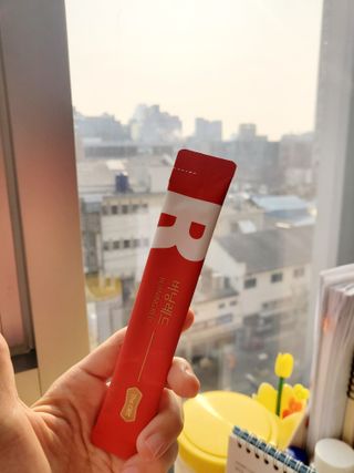 디오르 버닝레드 — 5점을 준 리뷰어가 2022년 2월 올린 사용 사진