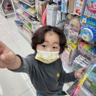 [숨그림] 덴탈마스크 짱구 우리아이 그리고 내가 쓰는 믿을수있는 케릭터 마스크 — 5점을 준 리뷰어가 2021년 10월 올린 사용 사진