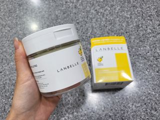 랑벨 비타 에너지 잡티 앰플 패드 65매 (투명하고 밝은 얼굴 광채패드) — 5점을 준 리뷰어가 2022년 4월 올린 사용 사진