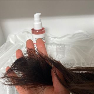 썸헤어 / SUMHAIR 썸헤어 실키 테라피 헤어 에센스 — 5점을 준 리뷰어가 2021년 3월 올린 사용 사진