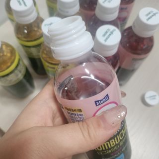 더그레잇티 콤부차 [매일유업] 더그레잇티 44kcal 콤부차 300ml *12개입 (오리지널 6개+베리리치 6개) — 5점을 준 리뷰어가 2023년 8월 올린 사용 사진