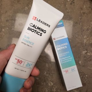 리더스코스메틱 리더스 카밍 바이오틱스 선 에센스 SPF 50+ PA++++ — 5점을 준 리뷰어가 2022년 6월 올린 사용 사진