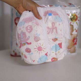 킨도 프리미엄 에어드라이v2 팬티형 기저귀 — 4점을 준 리뷰어가 2021년 7월 올린 사용 사진