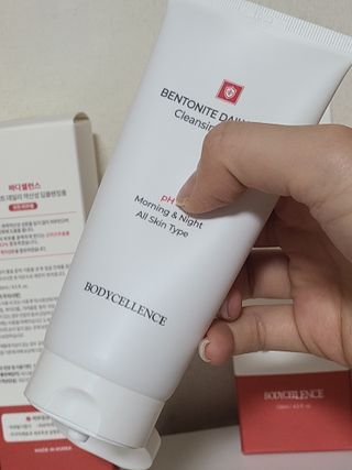 바디셀런스 벤토나이트 데일리 약산성 딥클렌징폼 120ml — 4.5점을 준 리뷰어가 2021년 12월 올린 사용 사진