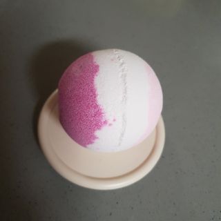 소담스퀘어 상암 Evreryday Bath Bomb Day7(에브리데이 배쓰밤 데이7) / 7종 중 2종 랜덤발송 — 5점을 준 리뷰어가 2022년 11월 올린 사용 사진