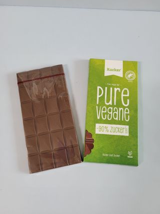 당류2g 자일리톨로 단맛을낸 슈카 퓨어비건 무설탕초콜릿 Xucker vegan 2개입 — 4.5점을 준 리뷰어가 2021년 4월 올린 사용 사진
