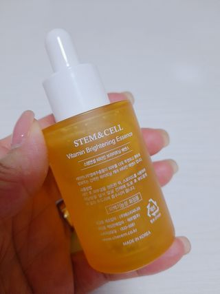 체르엠 스템앤셀 비타민 브라이트닝 에센스 30ml 1개 — 5점을 준 리뷰어가 2021년 12월 올린 사용 사진
