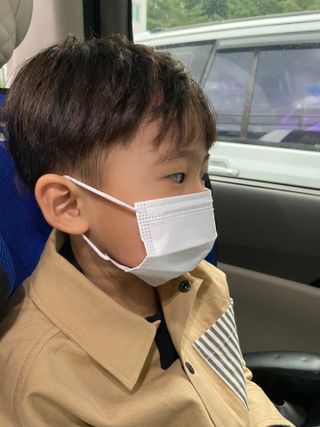 JHWORLD 스누피 마스크 정품 스누피 닥터클린 국내 아동용 성인용 3중 MB필터 일회용 덴탈마스크 50매 — 3.5점을 준 리뷰어가 2021년 9월 올린 사용 사진