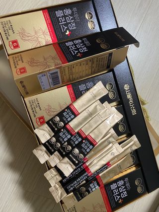서울약사신협_투데이홍삼정플러스스틱_10g x 60포 — 5점을 준 리뷰어가 2021년 7월 올린 사용 사진