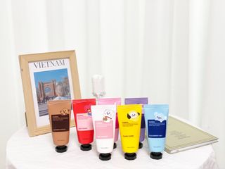 쿤달 BT21 시어버터 앤 마카다미아 퓨어 핸드크림 50ml 7구 기프트 세트 — 5점을 준 리뷰어가 2021년 3월 올린 사용 사진