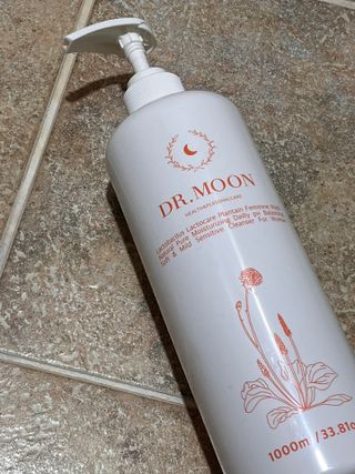 프리[닥터문] 유산균 락토케어 질경초 여성청결제 1000ml (젤타입) — 5점을 준 리뷰어가 2022년 7월 올린 사용 사진