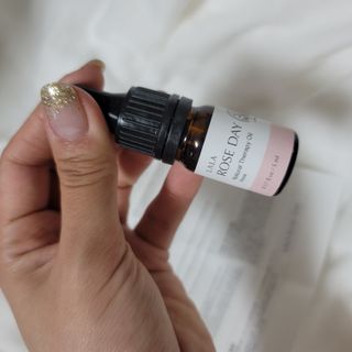 라라로즈데이 시즌2 천연 아로마오일 Y존 케어 속옷향수 이너퍼퓸 5ml  여성의 자존감을 UP시키자 — 5점을 준 리뷰어가 2021년 9월 올린 사용 사진