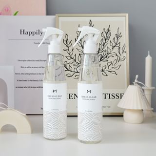 [엠메이데이] 드레스클리어 퍼퓸 스프레이 300ml 프리지아 가든향+프리지아 파출리향 — 5점을 준 리뷰어가 2021년 12월 올린 사용 사진
