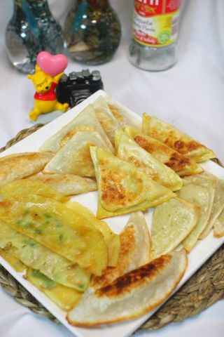 (주)성경순만두 곤약만두.콘치즈만두,삼각당면만두,당면 야끼만두,대구전통 납작만두,떡뽁이 매콤소스,달콤소스 — 5점을 준 리뷰어가 2023년 4월 올린 사용 사진