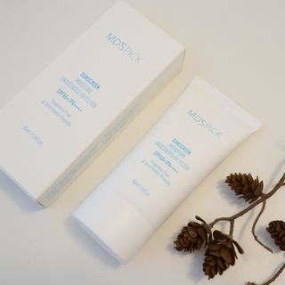 엠디스픽 무향자차 수분 선크림 PSF50+ PA++++ 50ml — 5점을 준 리뷰어가 2023년 3월 올린 사용 사진