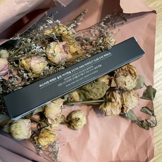 씨스터앤 퍼펙트 슬림 아이펜슬 2종 택1 — 5점을 준 리뷰어가 2021년 12월 올린 사용 사진