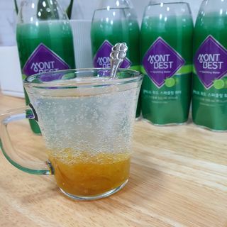 몽베스트 Montbest with Sparkling water Lime20병 — 5점을 준 리뷰어가 2021년 10월 올린 사용 사진