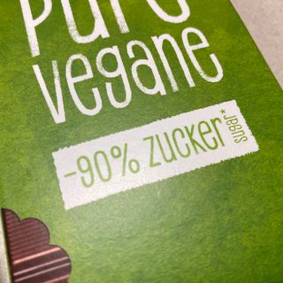 당류2g 자일리톨로 단맛을낸 슈카 퓨어비건 무설탕초콜릿 Xucker vegan 2개입 — 5점을 준 리뷰어가 2021년 4월 올린 사용 사진