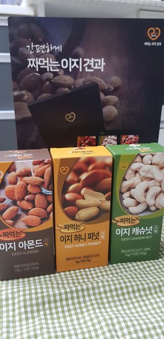 짜먹는 이지견과 짜먹는 이지아몬드, 짜먹는 이지허니피넛, 짜먹는 이지캐슈넛 각 10g X  10포 — 4점을 준 리뷰어가 2021년 2월 올린 사용 사진