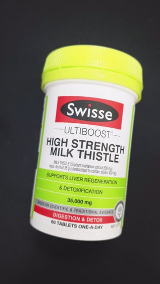 Swisse 스위스 고함량 밀크씨슬 35,000mg 60정 — 5점을 준 리뷰어가 2021년 11월 올린 사용 사진