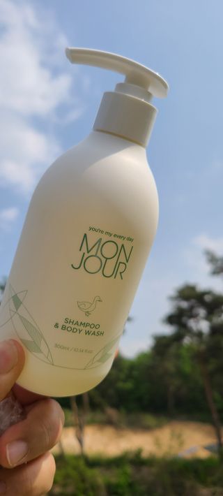토박스코리아 몽쥬르 유아 샴푸앤워시 300ml — 5점을 준 리뷰어가 2021년 5월 올린 사용 사진