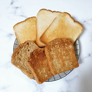 롯데제과 Vbread 포카치아식빵1개 + 미니식빵 1개 + 머핀 2개 세트 — 3점을 준 리뷰어가 2021년 9월 올린 사용 사진