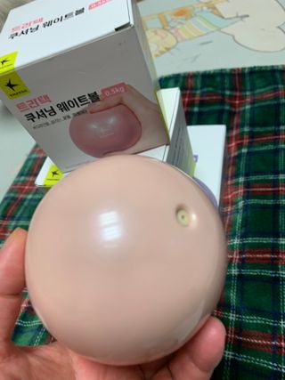 트라택 쿠셔닝 웨이트볼 0.5kg + 1kg SET — 5점을 준 리뷰어가 2022년 6월 올린 사용 사진