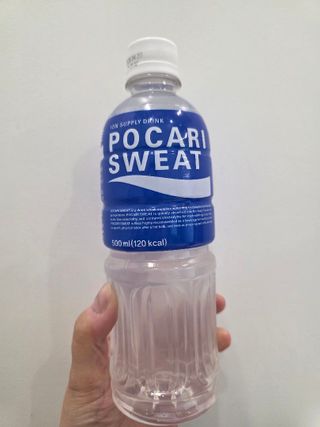 [동아오츠카] 포카리스웨트  500ml PET + 이온워터 500ml PET — 5점을 준 리뷰어가 2025년 7월 올린 사용 사진