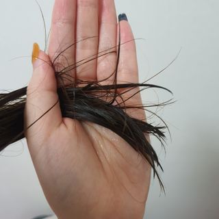 썸헤어 / SUMHAIR 썸헤어 실키 테라피 헤어 에센스 — 3점을 준 리뷰어가 2021년 4월 올린 사용 사진