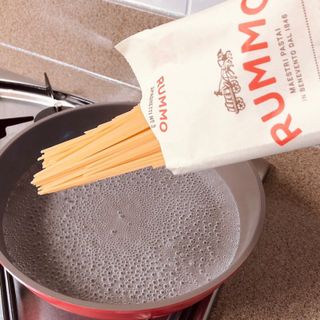 이탈리안 프리미엄 파스타 룸모 Rummo 파스타 2종 + 바질 페스토 + 블랙 트러플 페이스트 — 5점을 준 리뷰어가 2021년 7월 올린 사용 사진