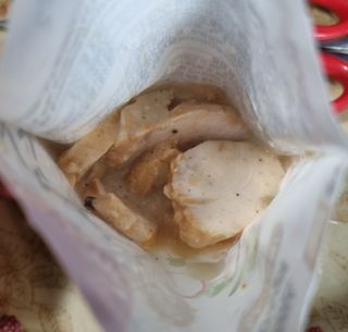 굽네몰 [굽네] 소스가 맛있는 닭가슴살 슬라이스 4종 — 5점을 준 리뷰어가 2021년 11월 올린 사용 사진
