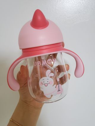 유비맘 트라이탄 코니빨대컵_컬러 랜덤 발송 — 5점을 준 리뷰어가 2021년 1월 올린 사용 사진