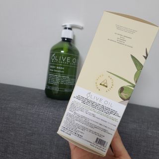 올리브 오일 스킨케어 컴퍼니 [OOSC] 향기로운 보습 로즈 제라늄 바디워시 500ml — 5점을 준 리뷰어가 2021년 5월 올린 사용 사진
