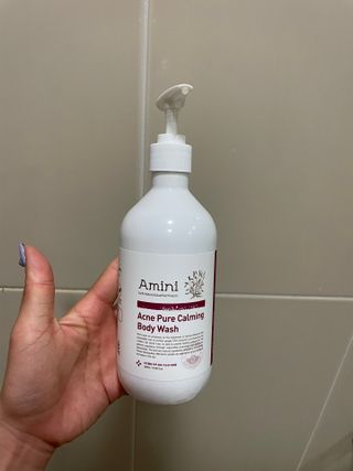 아미니 아크네 퓨어카밍 바디워시 500ml — 4.5점을 준 리뷰어가 2021년 6월 올린 사용 사진